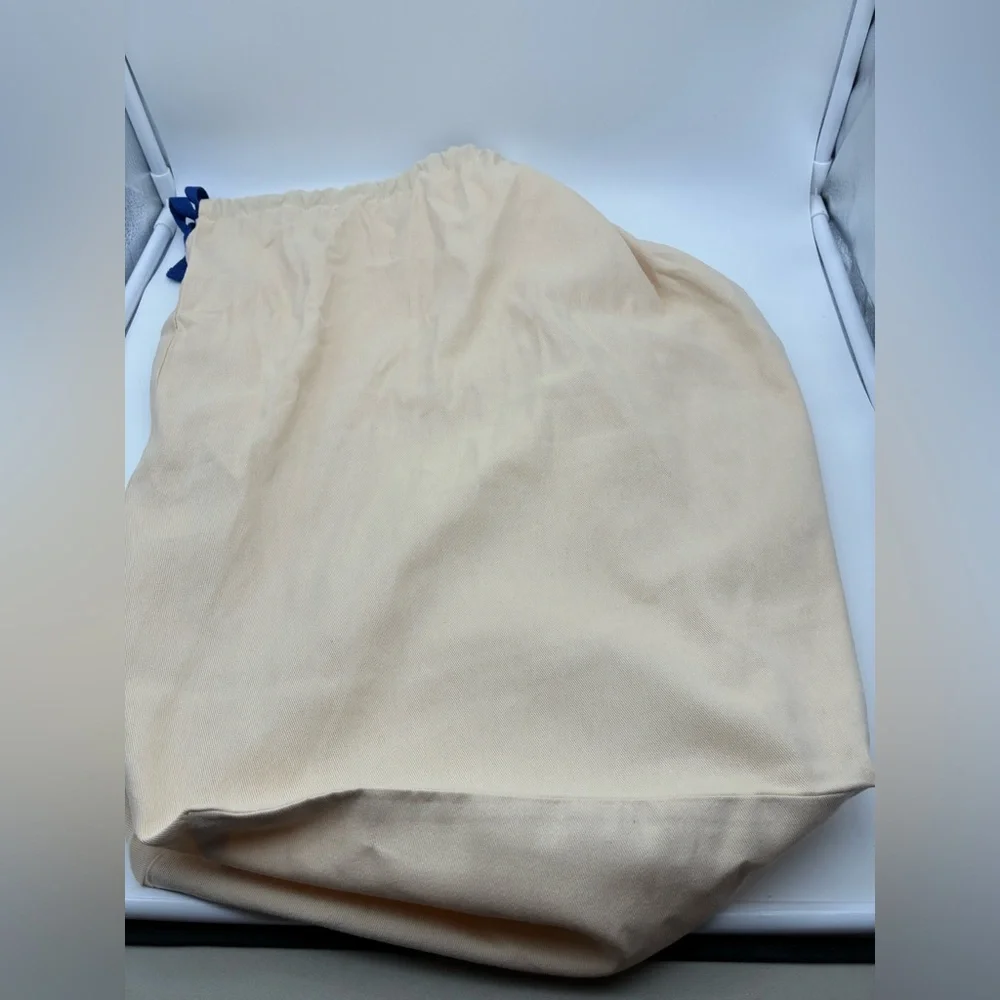 New Louis Vuitton Beige Dust Bag with Navy Drawstrings